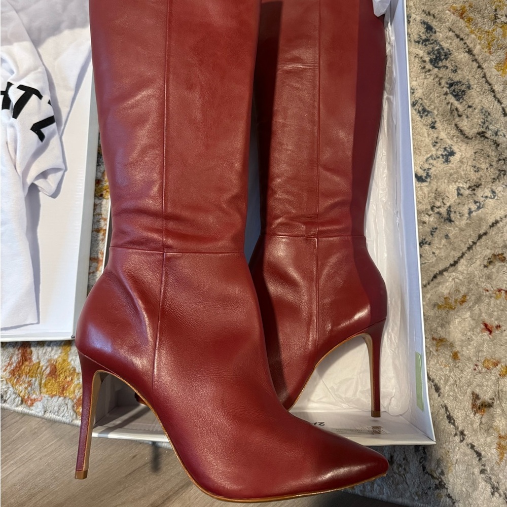 Brand New Red/Brown SCHUTZ Boots🍁♥️